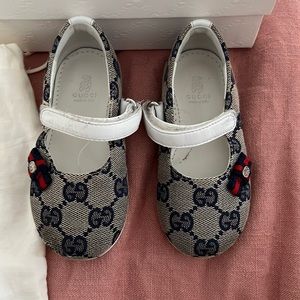 Gucci girls shoes size 22